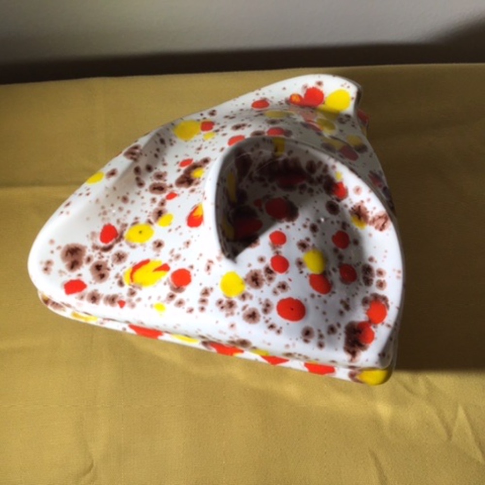 Vintage dish with lid. No chips. Used.